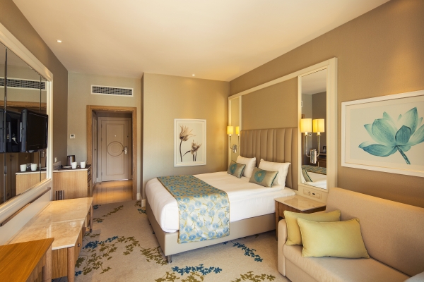 Hotel Titanic Beach Lara